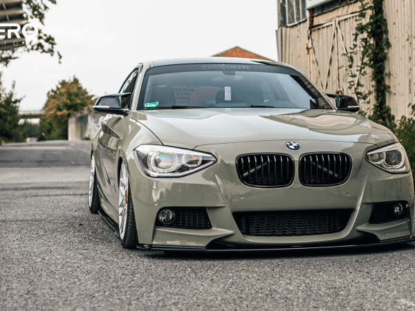 ZAERO-DESIGN-EVO-1-FRONTLIPPE-FÜR-BMW-1ER-116i-118i-120i-125i-M135-F20-F21-PRE-LCI-FRONTLIPPE-SPOILER-FRONTSPLITTER-SPLITTER-BODYKIT-SCHWERT-SPOILERLIPPE-FRONT-LIPPE-SPOILERSCHWERT